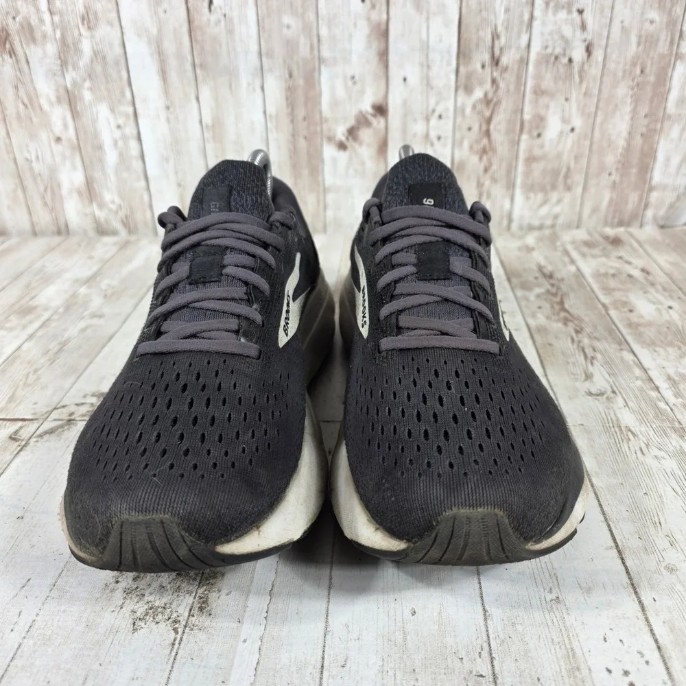 Brooks Ghost 16 Womens Running Shoes Black White 1204071B090 Size 10.5 Medium B